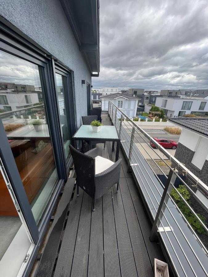 Neubau Penthouse - Mit Schoener Aussicht - 15min Von Koeln Pulheim