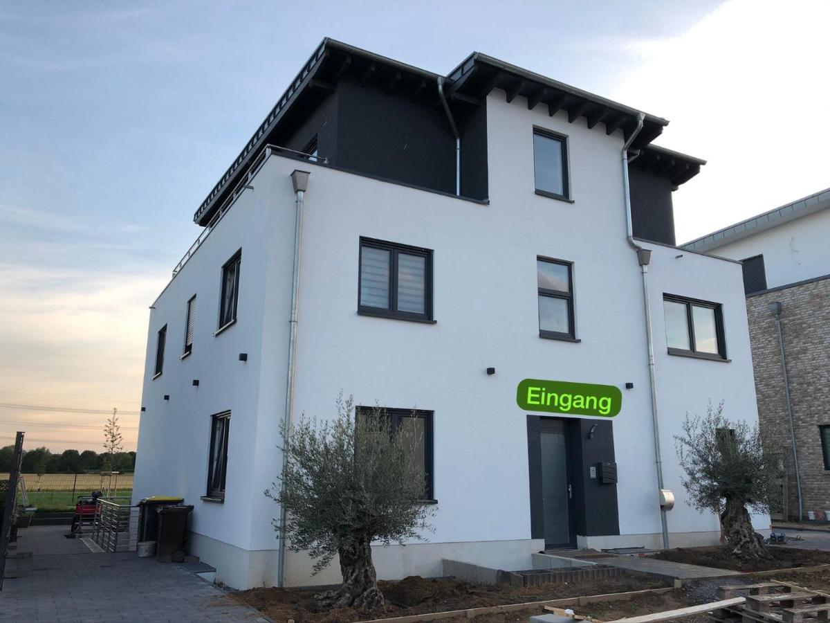 Neubau Penthouse - Mit Schoener Aussicht - 15min Von Koeln * Pulheim