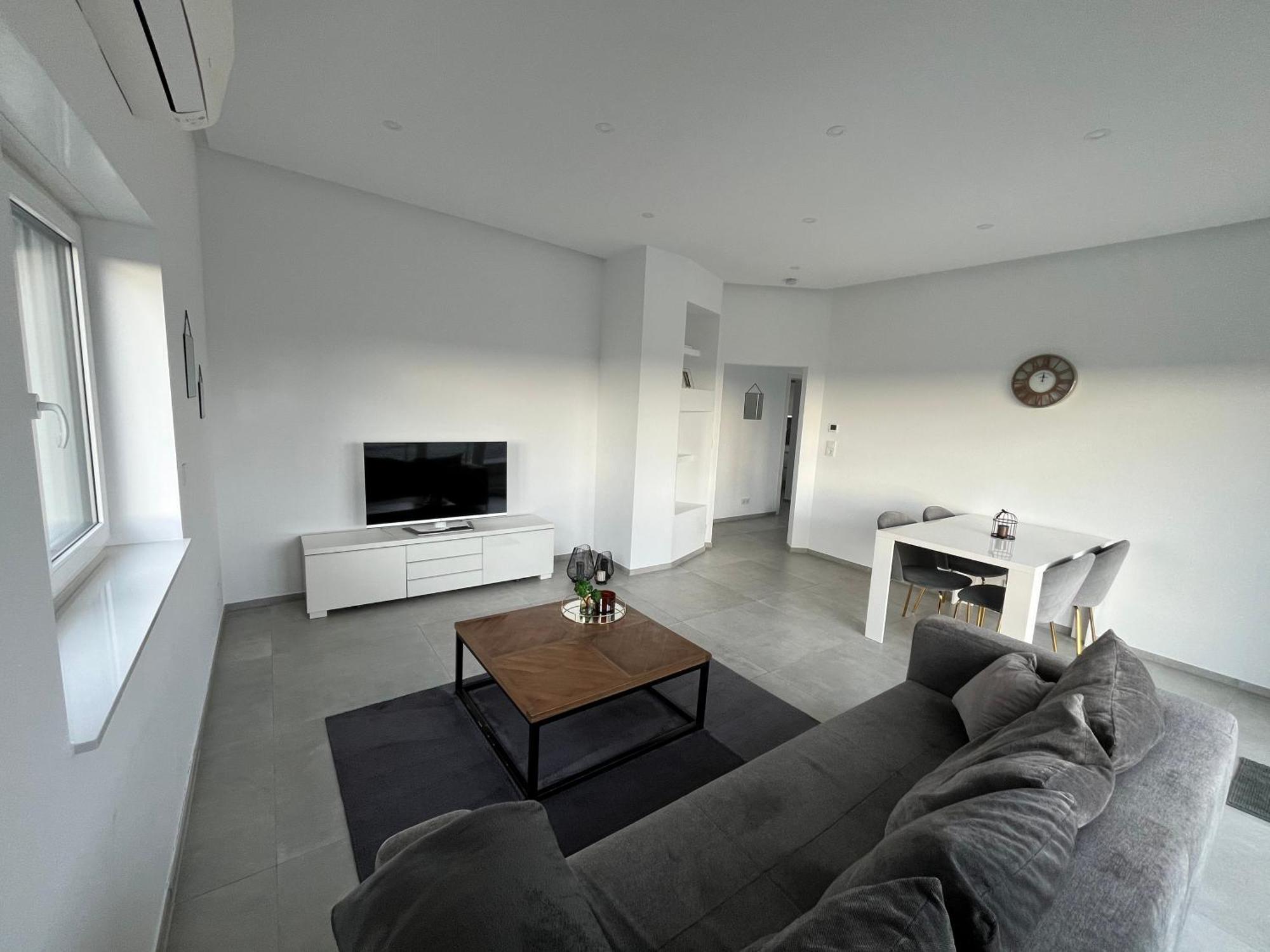Neubau Penthouse - Mit Schoener Aussicht - 15min Von Koeln *