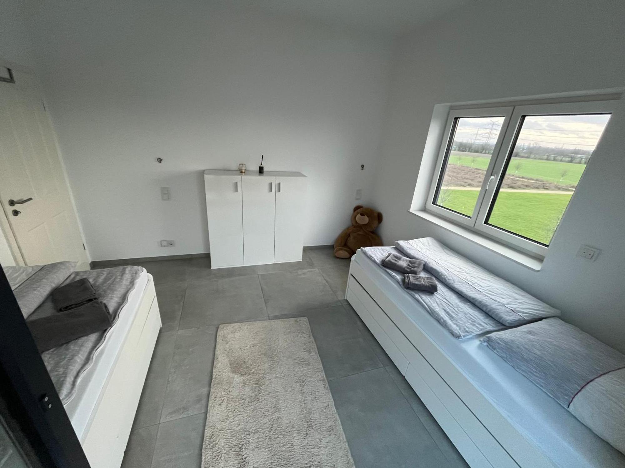 Neubau Penthouse - Mit Schoener Aussicht - 15min Von Koeln Apartment *