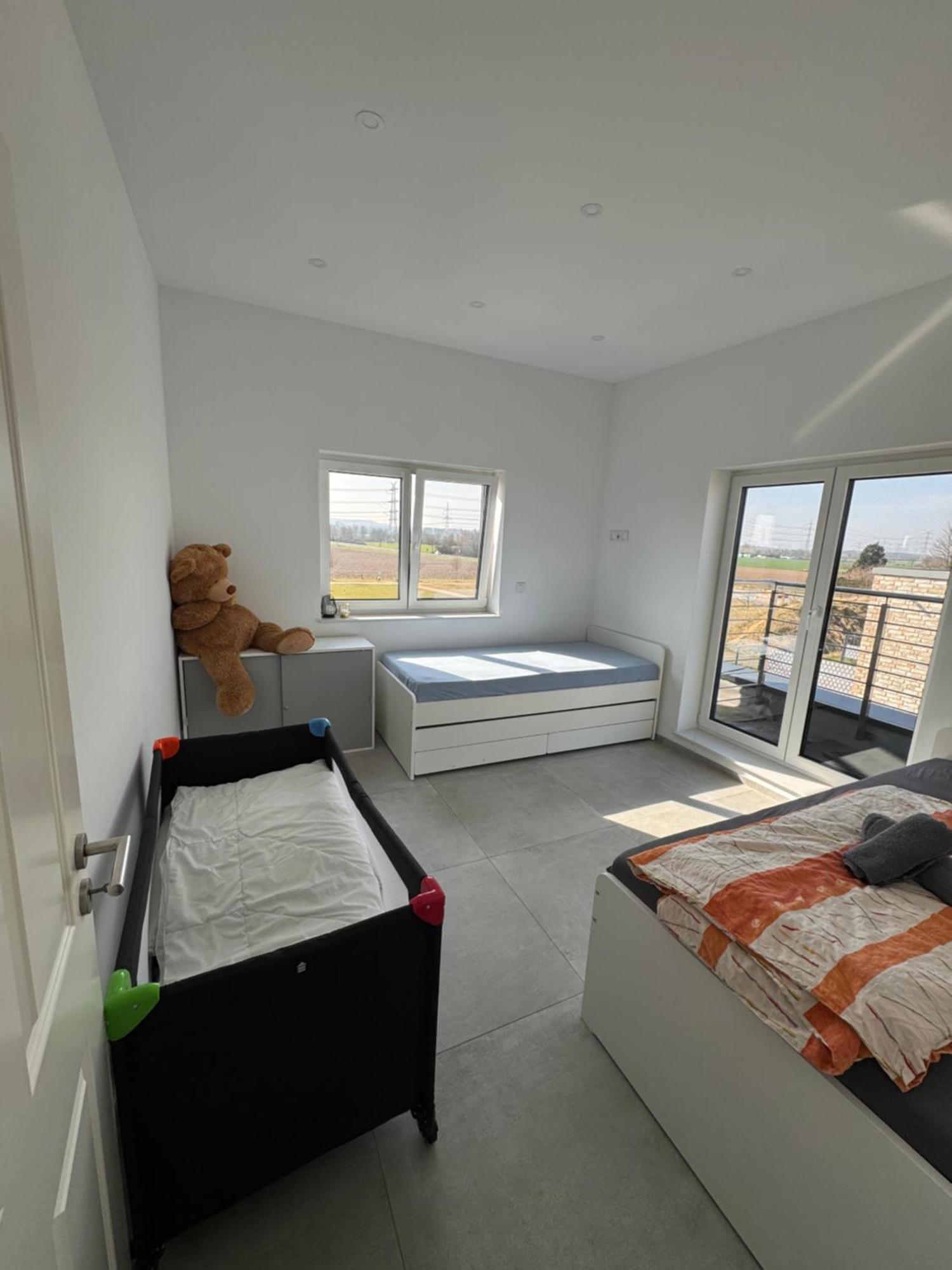 Apartment Neubau Penthouse - Mit Schoener Aussicht - 15min Von Koeln *