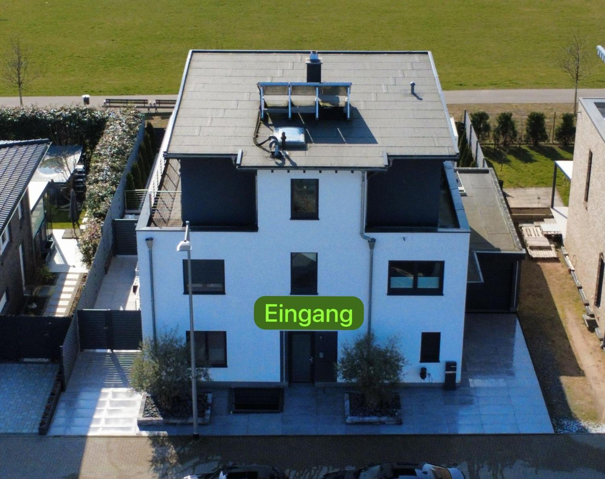 Neubau Penthouse - Mit Schoener Aussicht - 15min Von Koeln * Pulheim